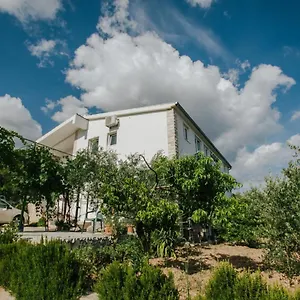 https://tomislav-trogir.hotels-in-trogir.com