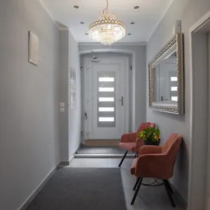 https://captain-emo-city-apartments.pula-hotels.org