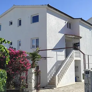 https://villa-dusper-trogir.hotels-in-trogir.com